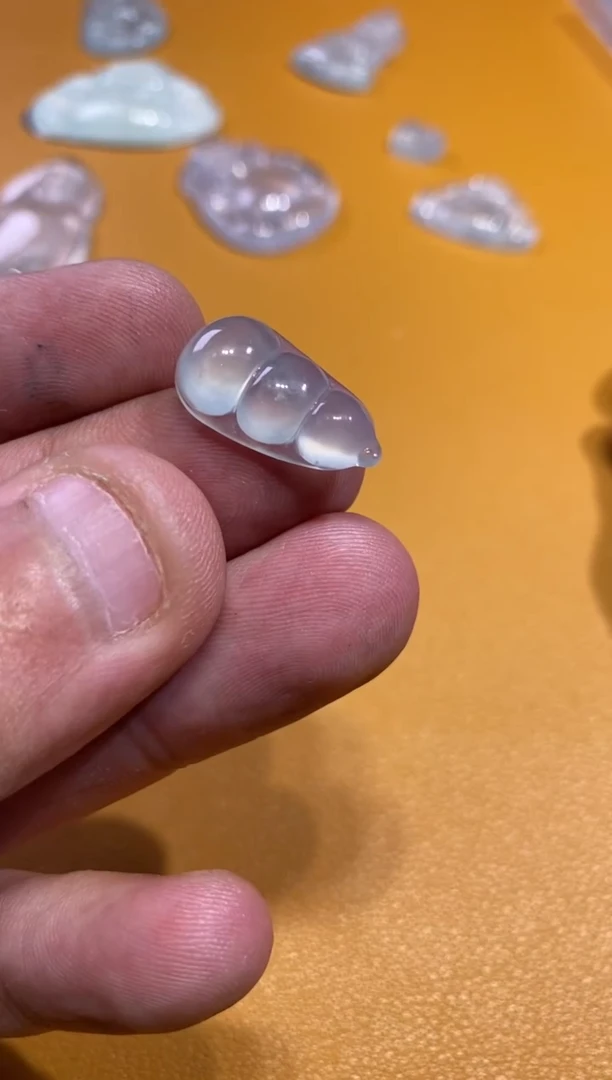 吊坠(不含链)未镶嵌翡翠豆子499  19.5  10.7  4.7