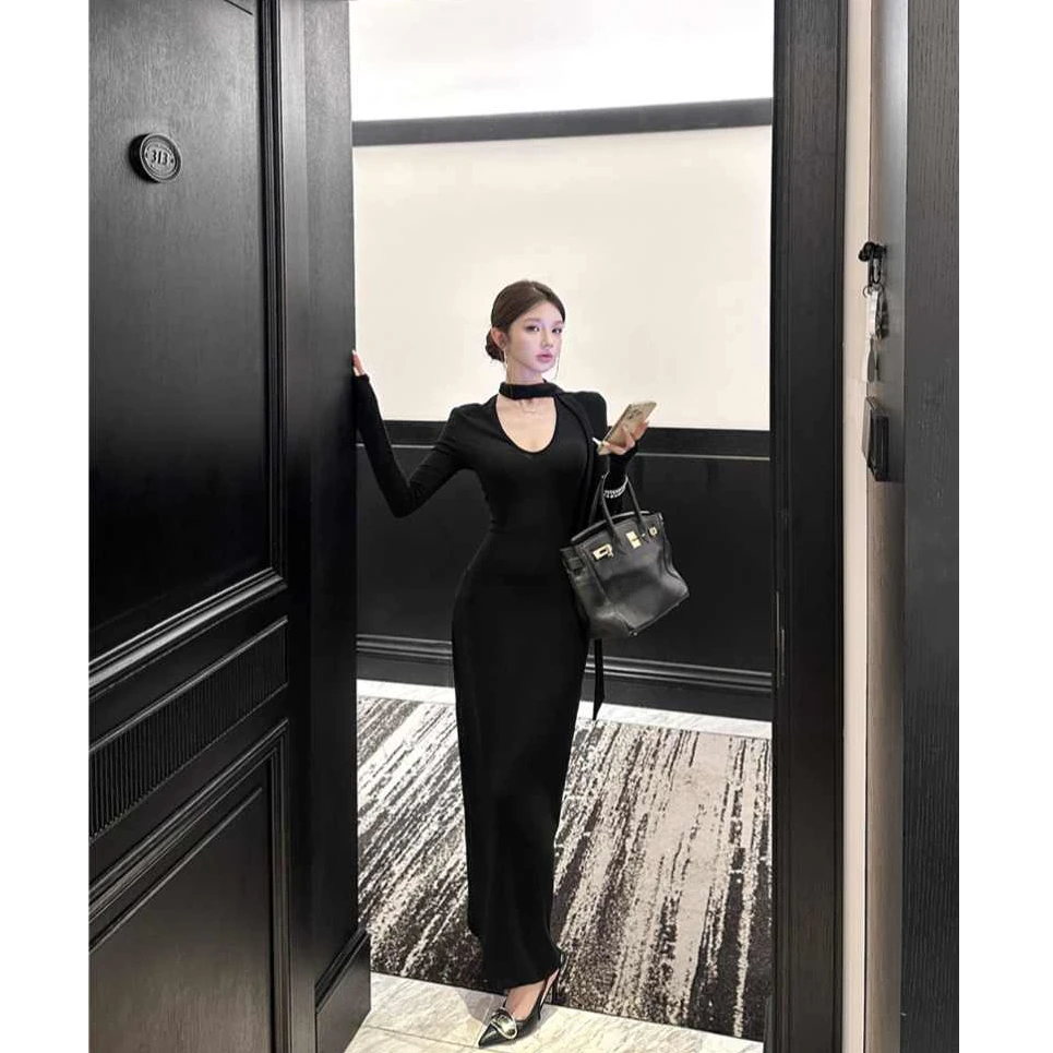 气质设计感飘带针织连衣裙女秋冬季新款长袖裙子收腰修身显瘦长裙