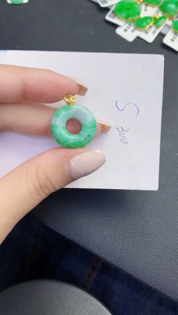 颈饰未镶嵌翡翠缅甸天然翡翠A货