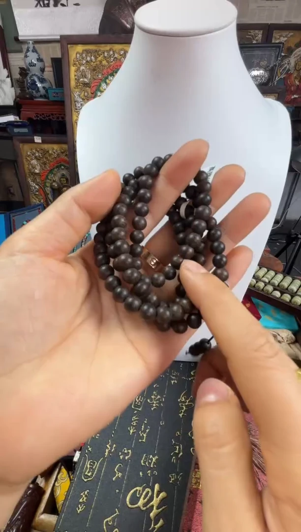 沉香沉香纯露86876768768786786786768