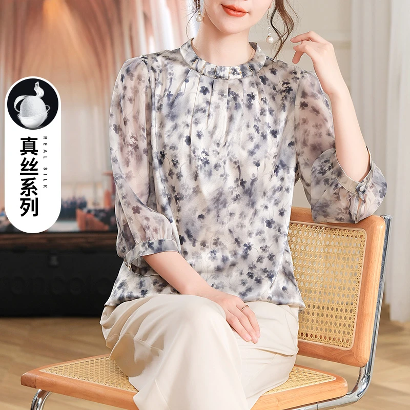 杭州妈妈夏装真丝上衣洋气碎花小衫中老年女2025新款桑蚕丝衬衫薄