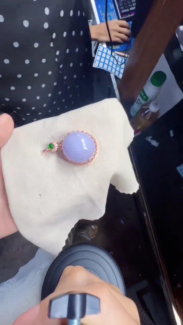 未镶嵌定制翡翠翡翠A货有轻微色差属于正常现象鸽子蛋多样性发货1