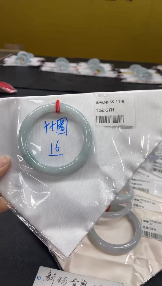 未镶嵌手镯翡翠翡翠手镯