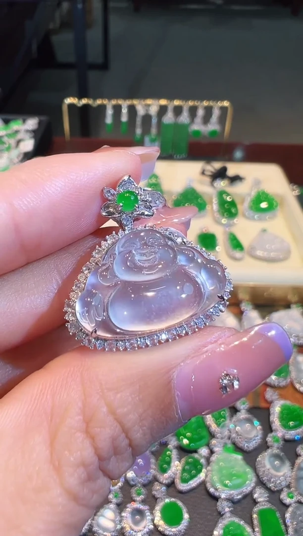 【闪购商品】翡翠吊坠(不含链)18K金镶嵌翡翠