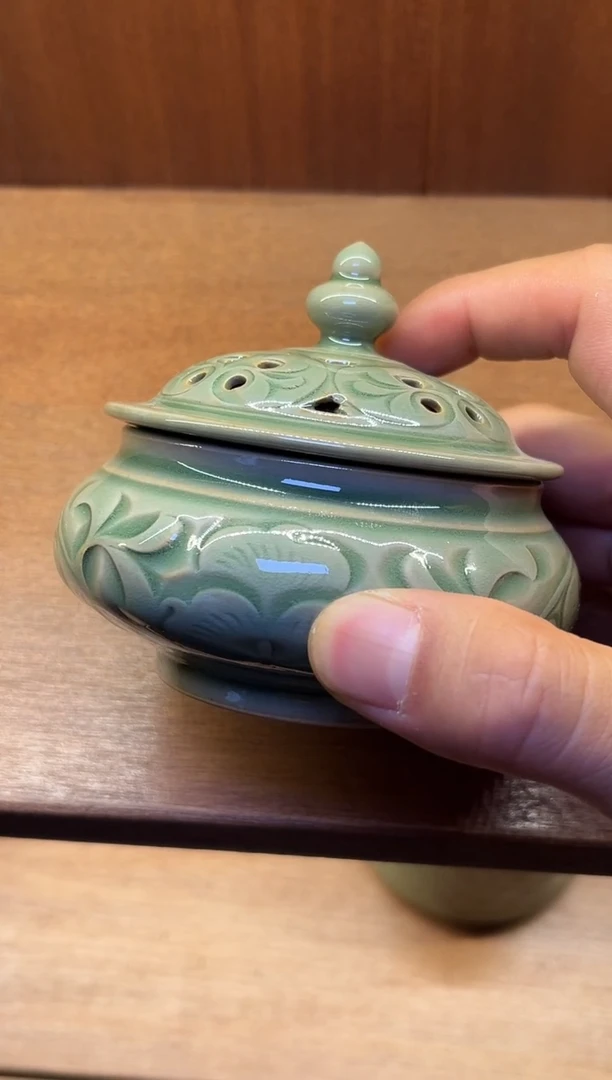 瓷纯手刻香薰炉1个