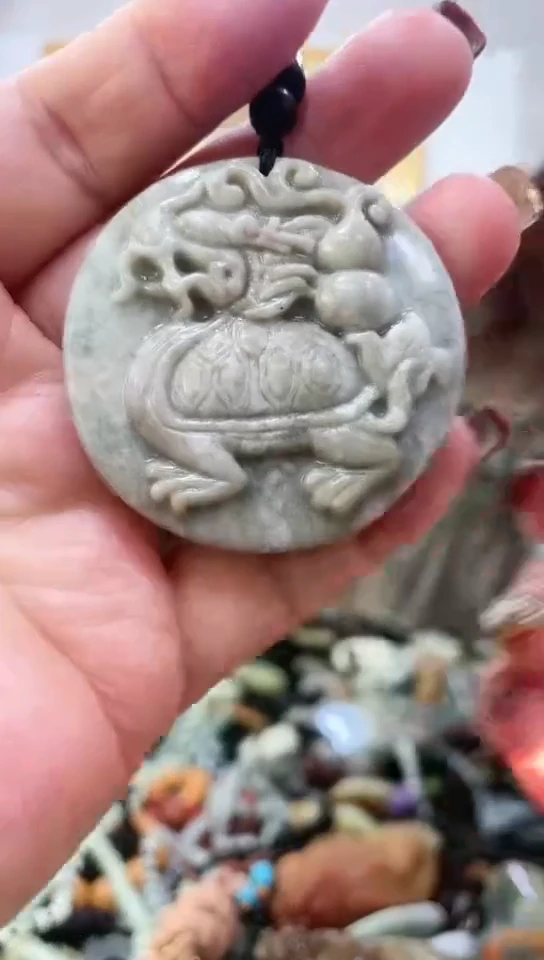 未镶嵌岫玉挂件