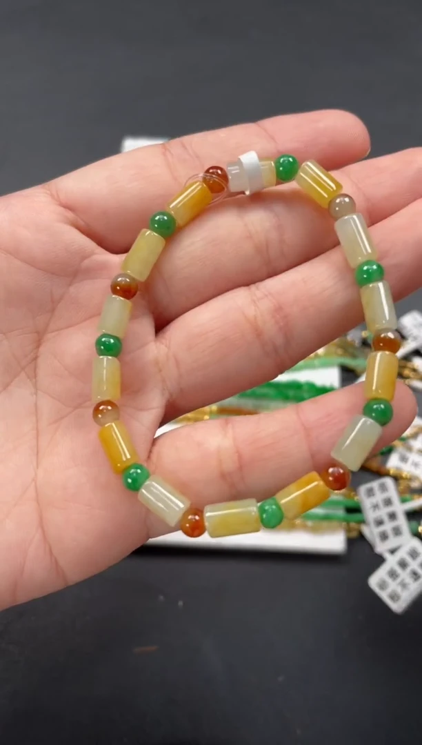 套链未镶嵌翡翠一个   P468