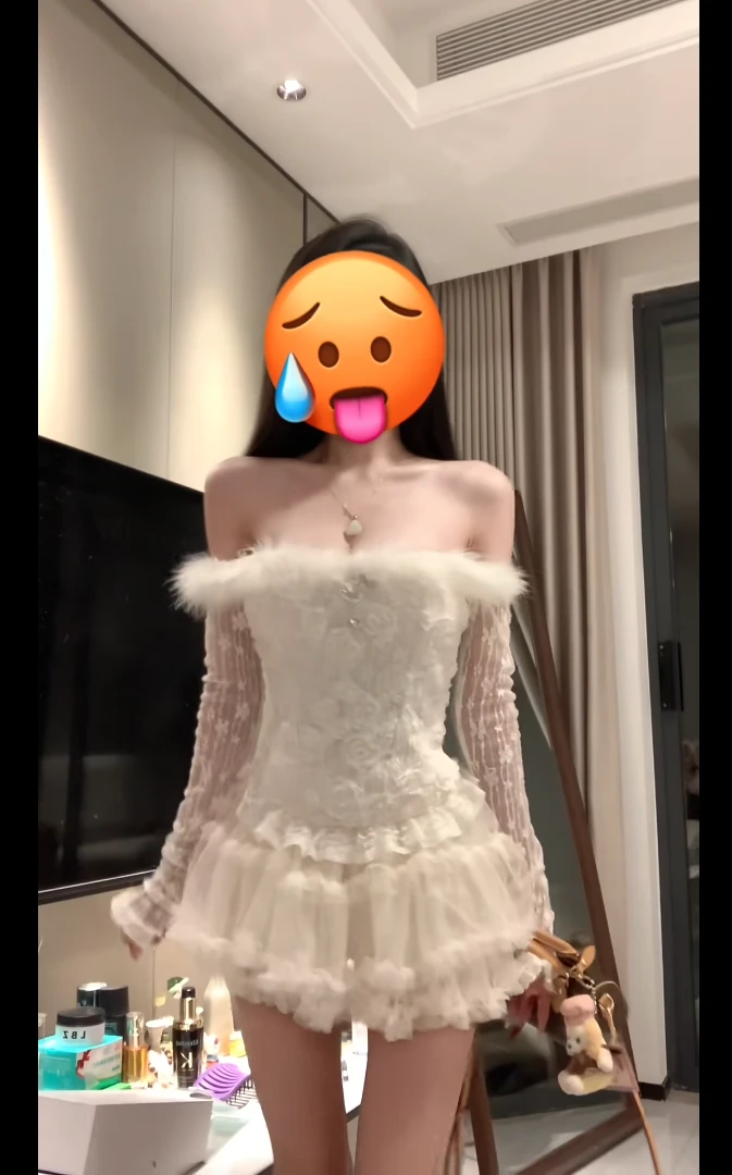 【香氛初恋】秋冬新款气质拼接蕾丝设计一字肩上衣配显瘦半身裙套装