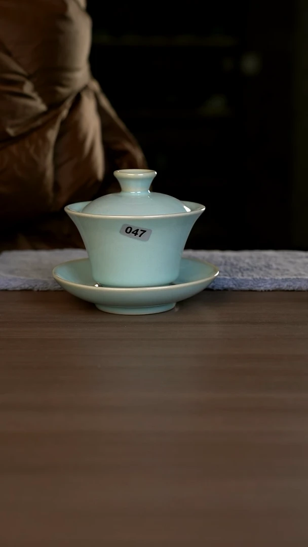【闪购商品】杯047号天青马蹄小盖碗微瑕