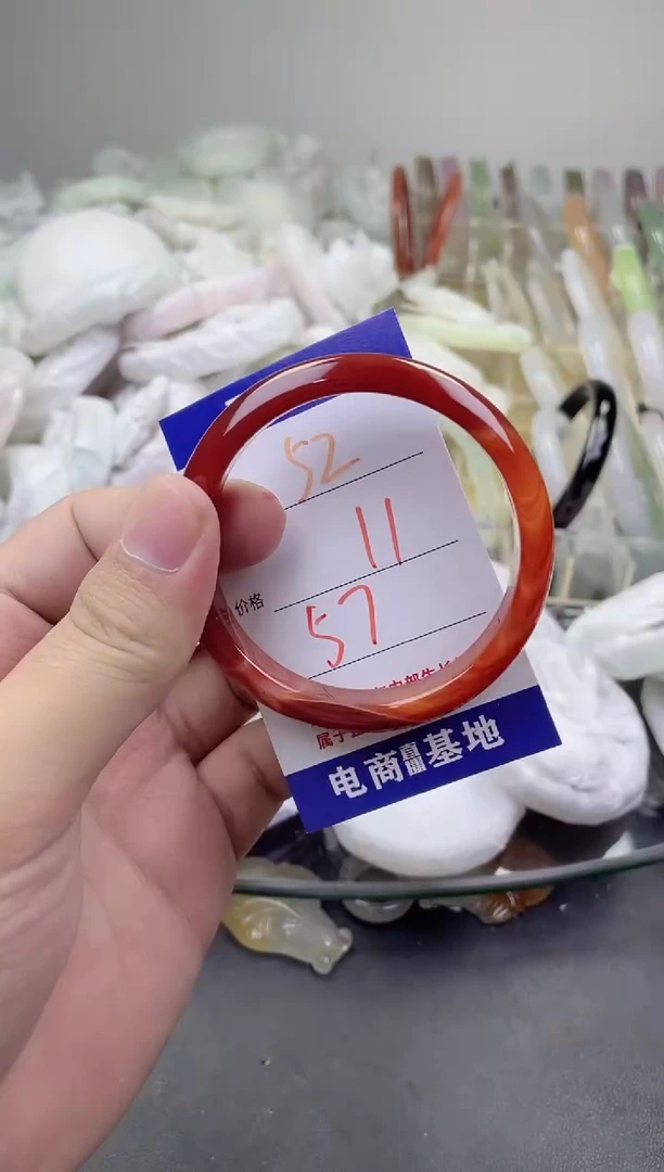 玛瑙/玉髓手镯未镶嵌52