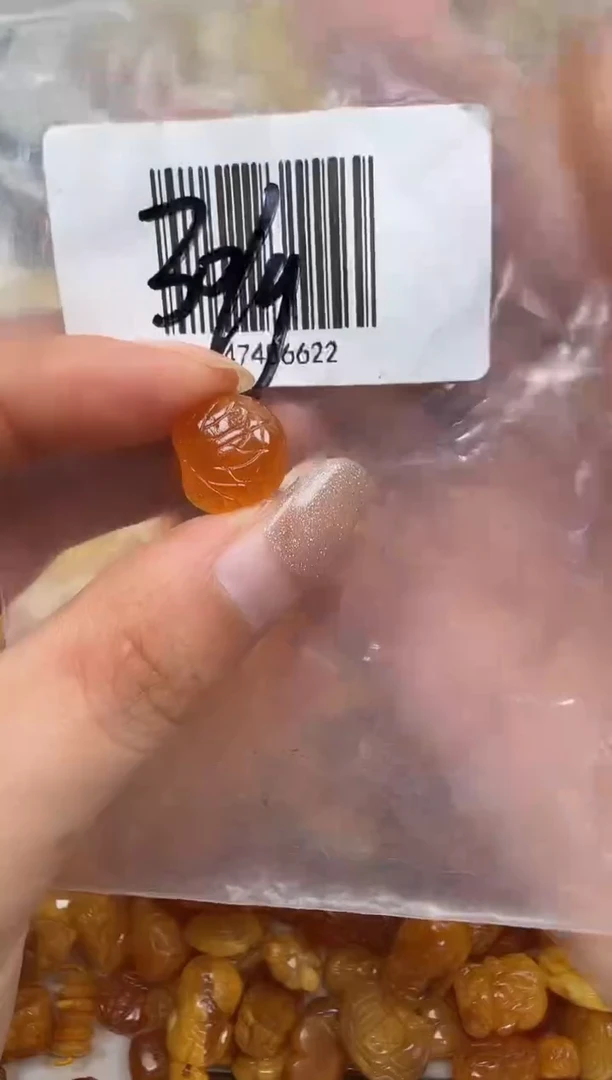 裸石琥珀未镶嵌如图