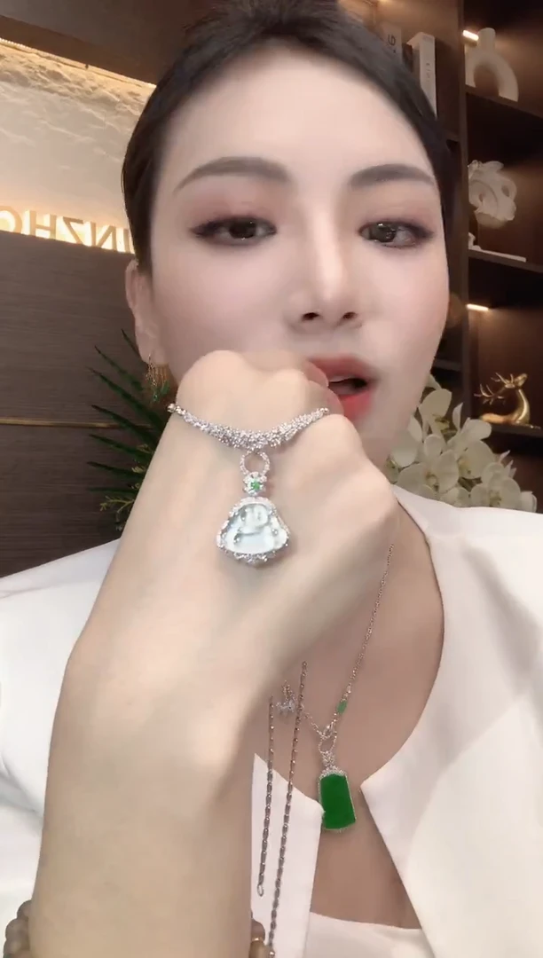 吊坠(不含链)18K金镶嵌翡翠A30多样性发一件