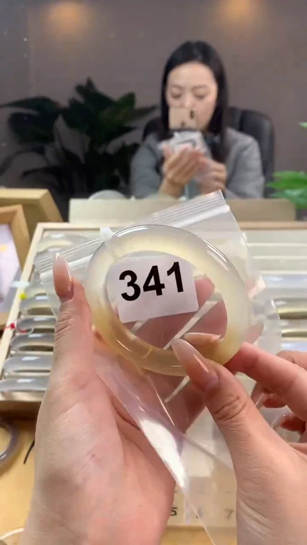 【闪购商品】玛瑙/玉髓手镯未镶嵌341