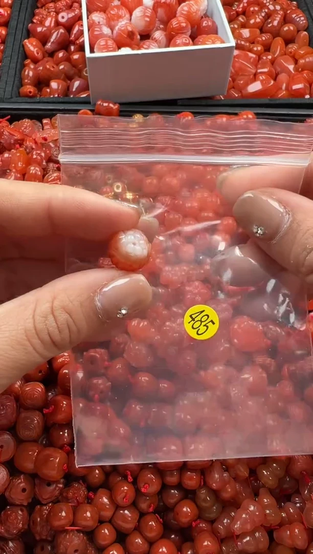 【闪购商品】南红玛瑙颈饰未镶嵌1