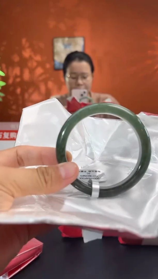 未镶嵌手镯翡翠翡翠手镯（微瑕）