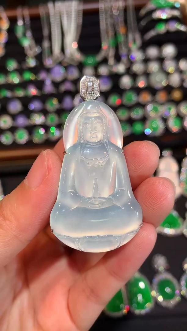 吊坠(赠链)18K金镶嵌翡翠玻璃种观音吊坠