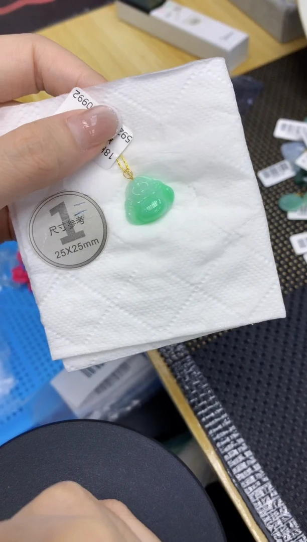 颈饰18K金镶嵌翡翠11111111