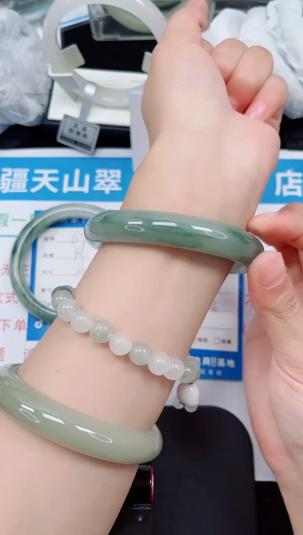 未镶嵌手镯石英质玉64-62/63