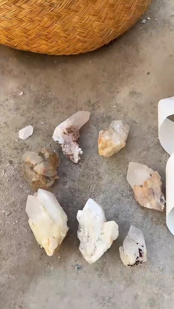 【闪购商品】水晶摆件未镶嵌菠萝骨干水晶多样性发一个 589