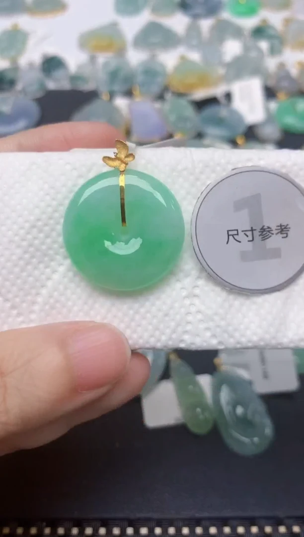 翡翠18K金镶嵌颈饰天然缅甸A货翡翠