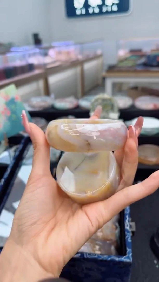 石英质玉手镯未镶嵌61圈口（不退不换）1881758