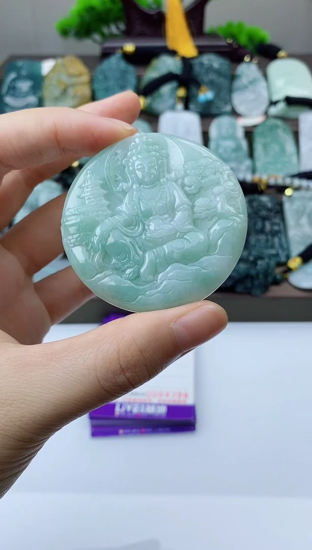 翡翠未镶嵌颈饰