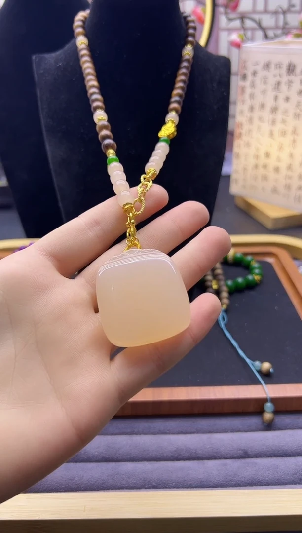 【闪购商品】和田玉颈饰14K金镶嵌X790