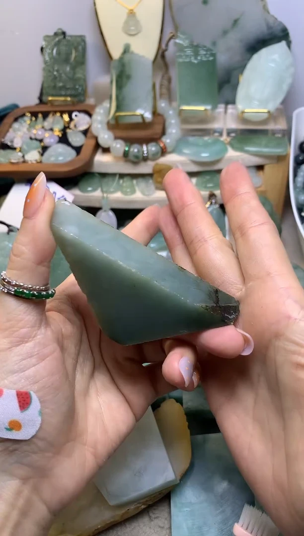 翡翠挂件未镶嵌缅甸A货翡翠，没有运费险