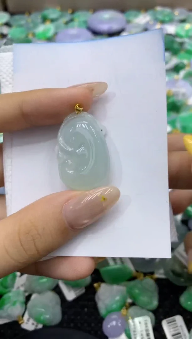 颈饰18K金镶嵌翡翠天然缅甸翡翠A货
