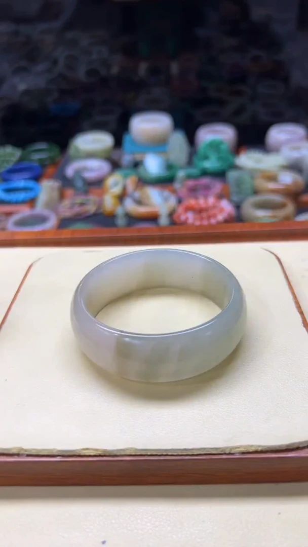 未镶嵌手镯石英质玉红*果230