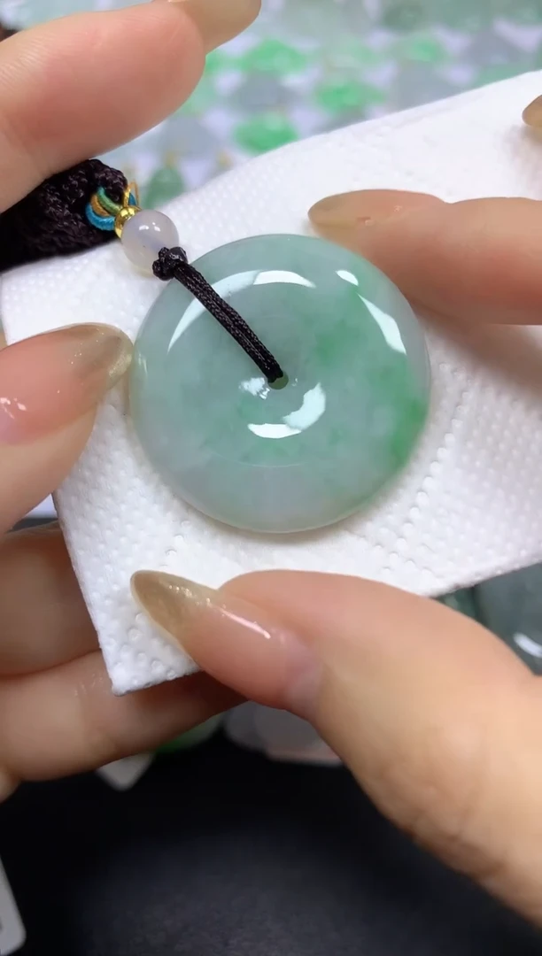 颈饰未镶嵌翡翠A货