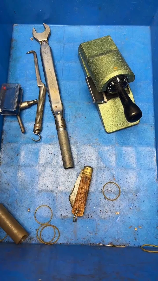 啊****社五金工具钳子剪子等22