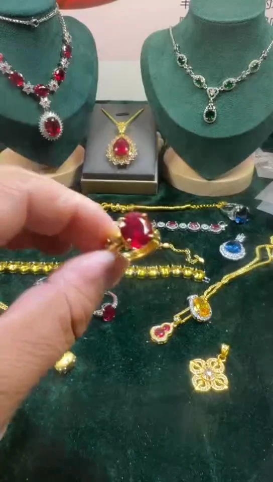 18K金镶嵌戒指红宝石1