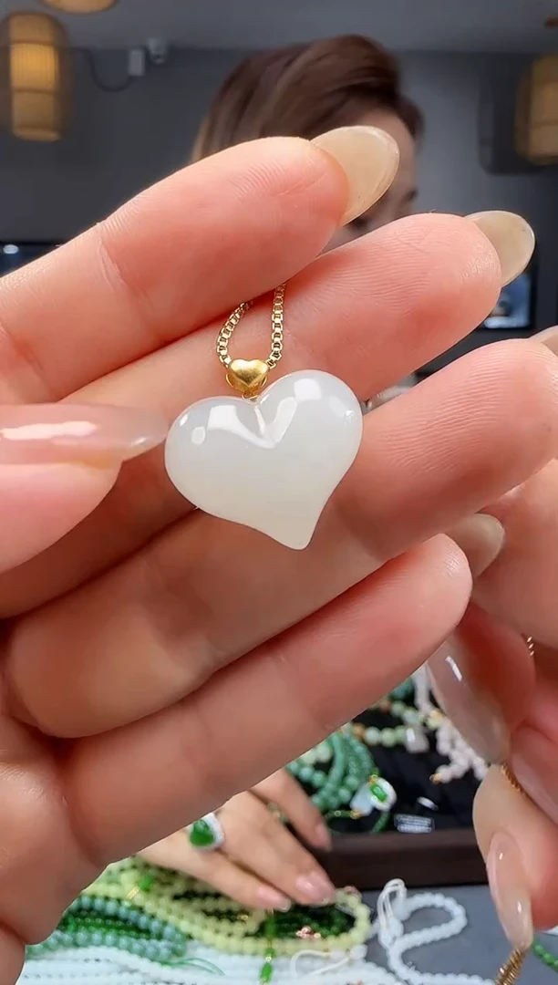 和田玉18K金镶嵌吊坠(不含链)1