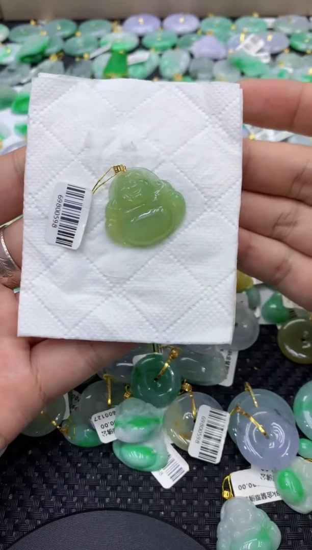 颈饰18K金镶嵌翡翠天然缅甸翡翠A货