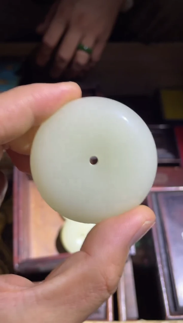 和田玉未镶嵌颈饰白玉平安扣1件