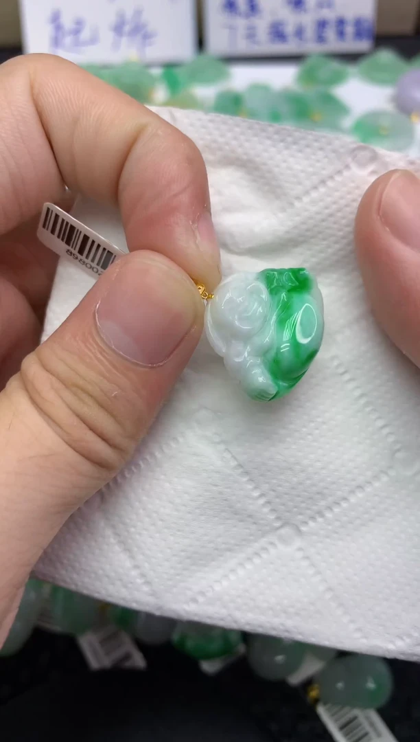 翡翠18K金镶嵌颈饰1111111