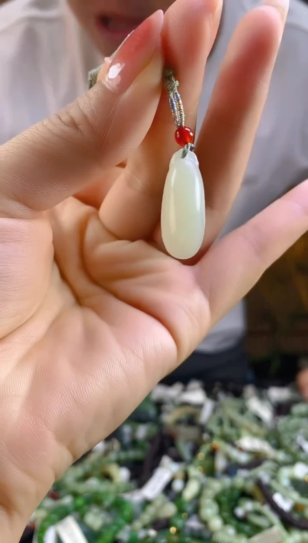 和田玉未镶嵌颈饰多样性发货，拍一发一
