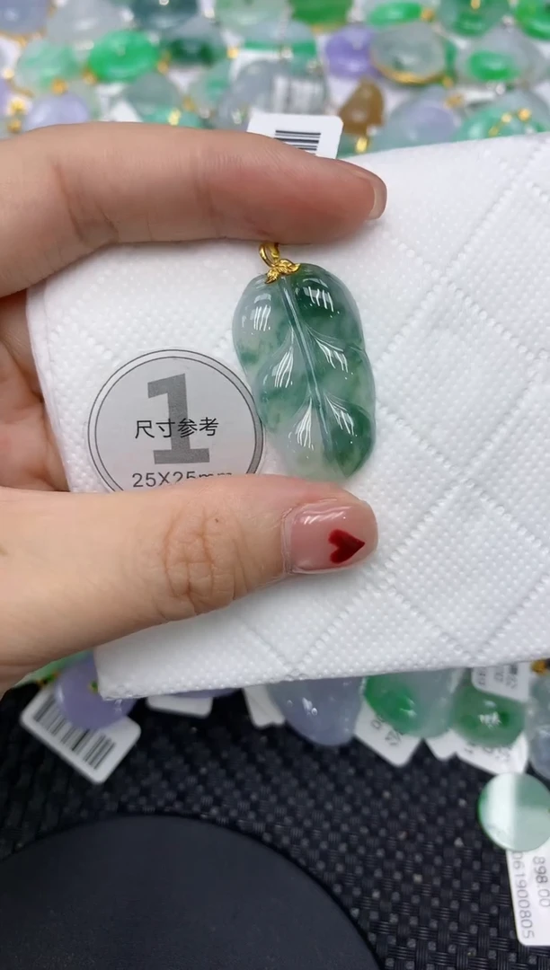 翡翠18K金镶嵌颈饰11111111