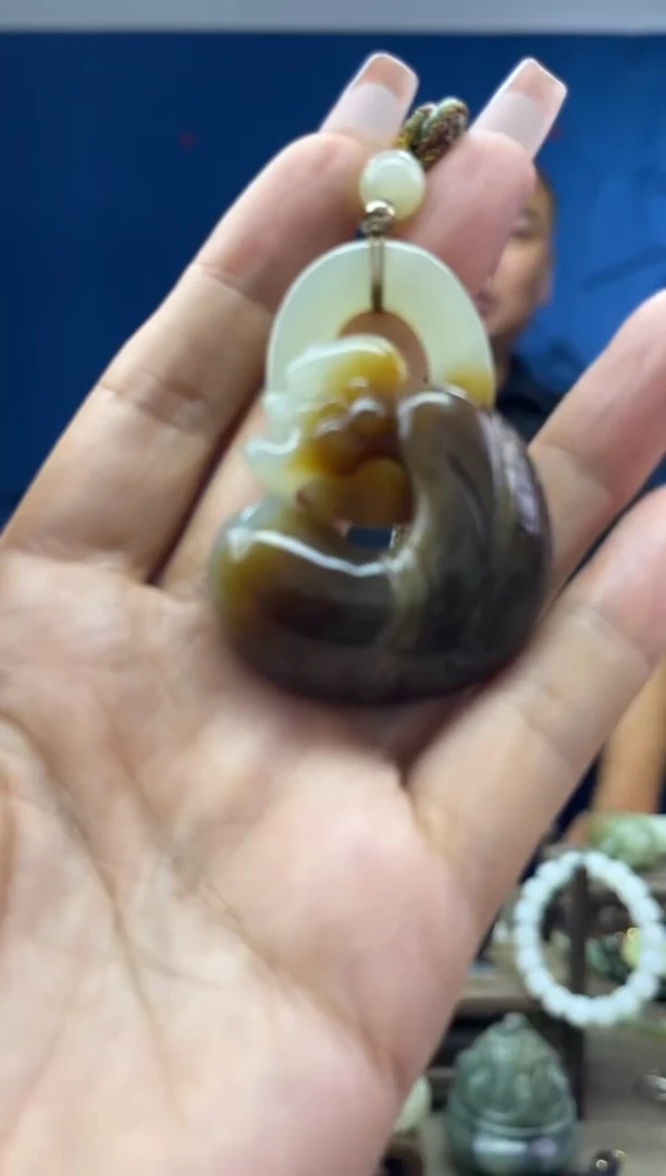 颈饰未镶嵌和田玉1