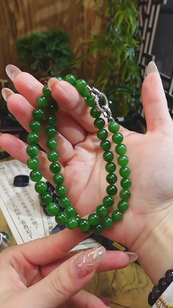 【闪购商品】和田玉项链未镶嵌俄料碧玉菠菜绿卡8mm