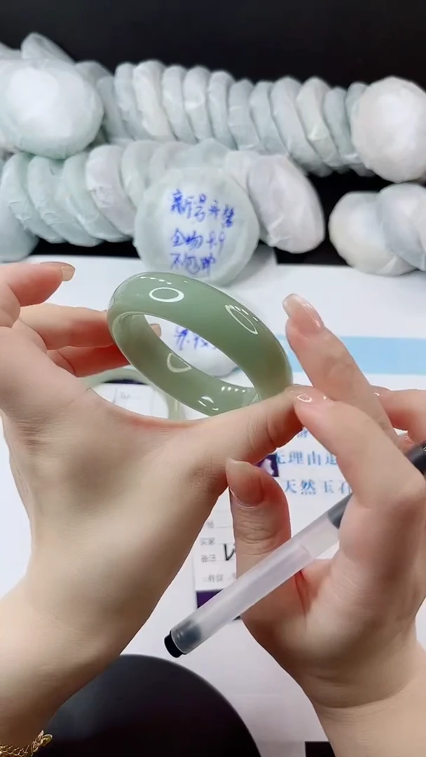 未镶嵌手镯石英质玉多样性发货L372
