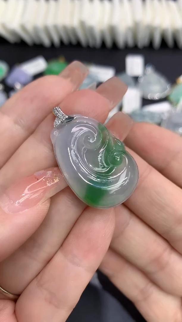 吊坠(不含链)18K金镶嵌翡翠11111111111