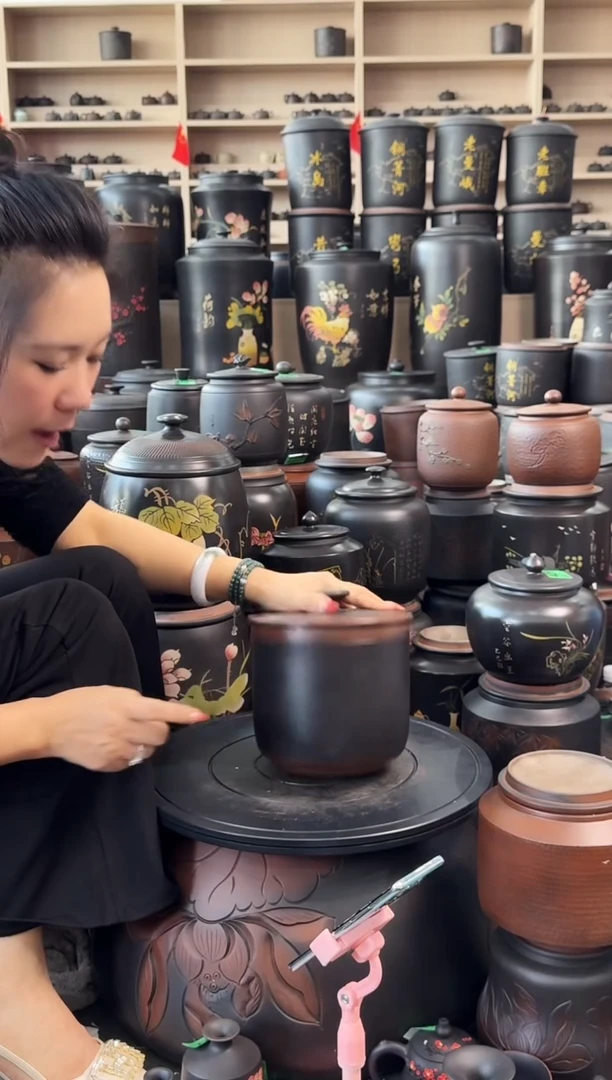 罐瑕疵茶叶罐  皮革小五饼 958