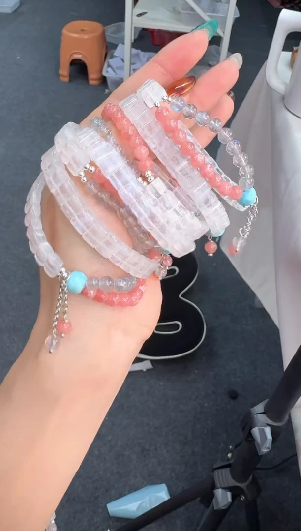 【闪购商品】水晶手链银S925镶嵌A010蓝月手牌灰月红纹款