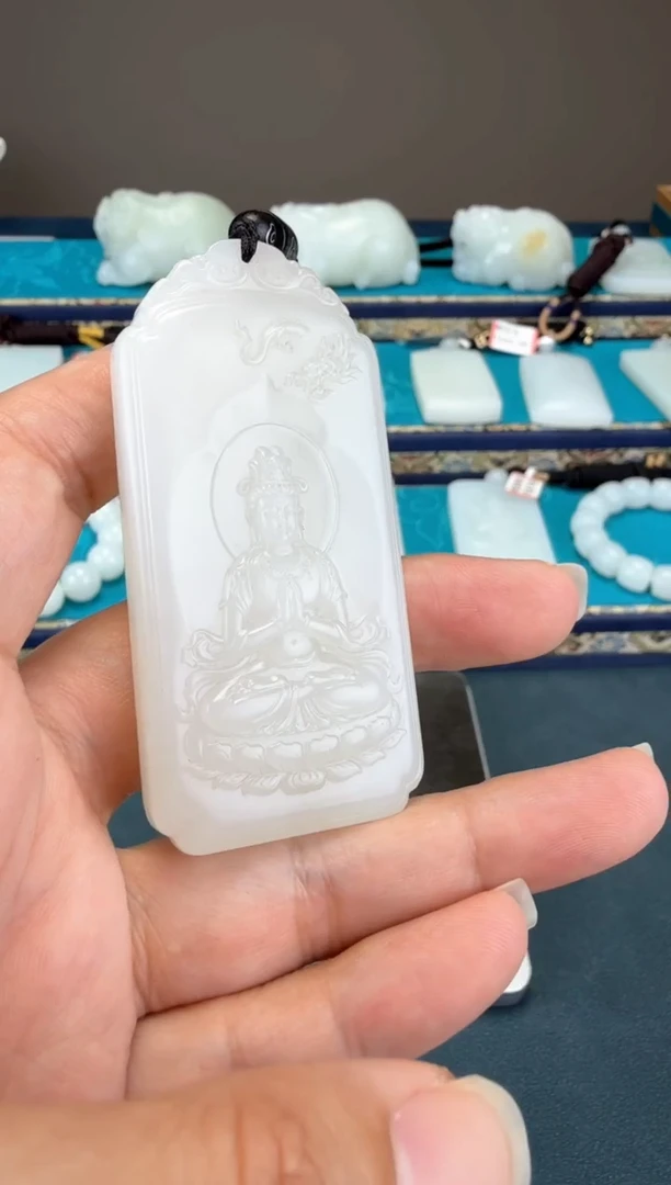 和田玉未镶嵌颈饰1