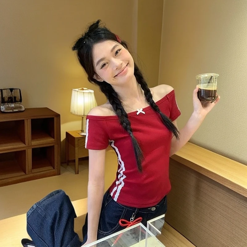 美式辣妹红色一字肩短袖上衣女2025夏日薄款掐腰显瘦条杆撞色t恤