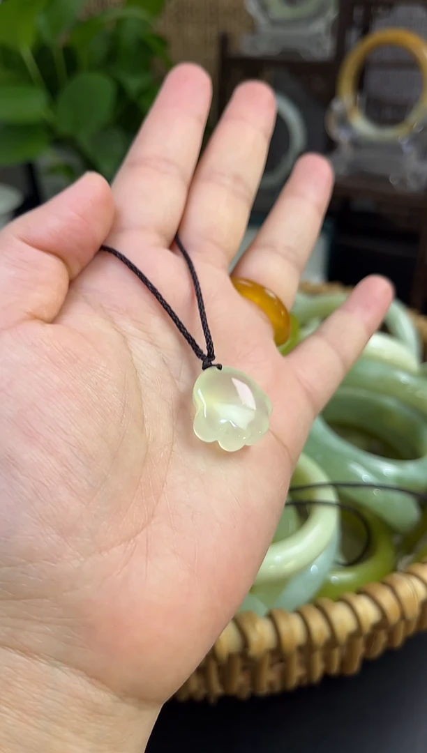 未镶嵌岫玉吊坠(赠链)岫玉猫爪吊坠