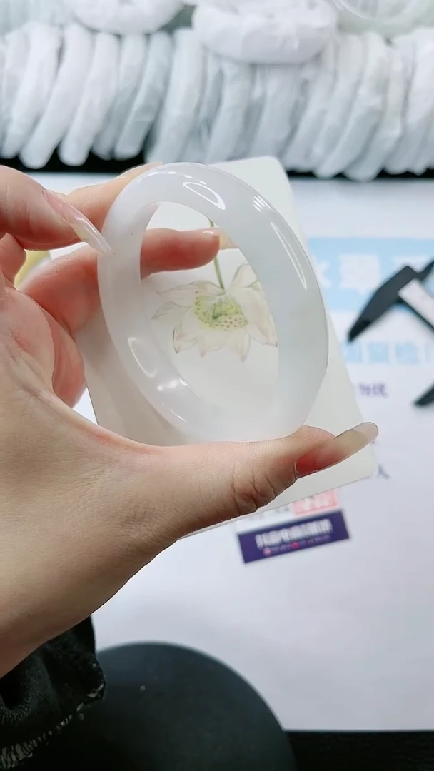 【闪购商品】石英质玉手镯未镶嵌多样性发货S61