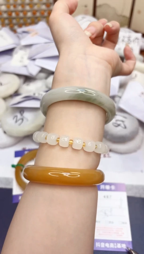 石英质玉手镯未镶嵌487-天山翠-圈口58